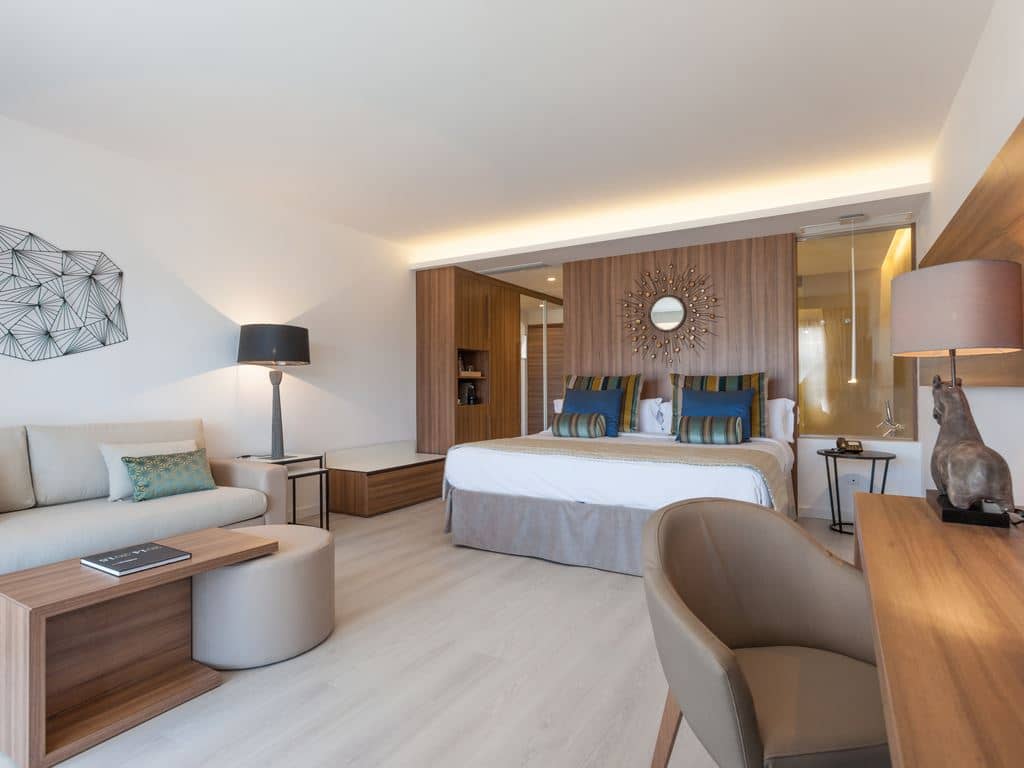 rooms-junior-swim-up-suite