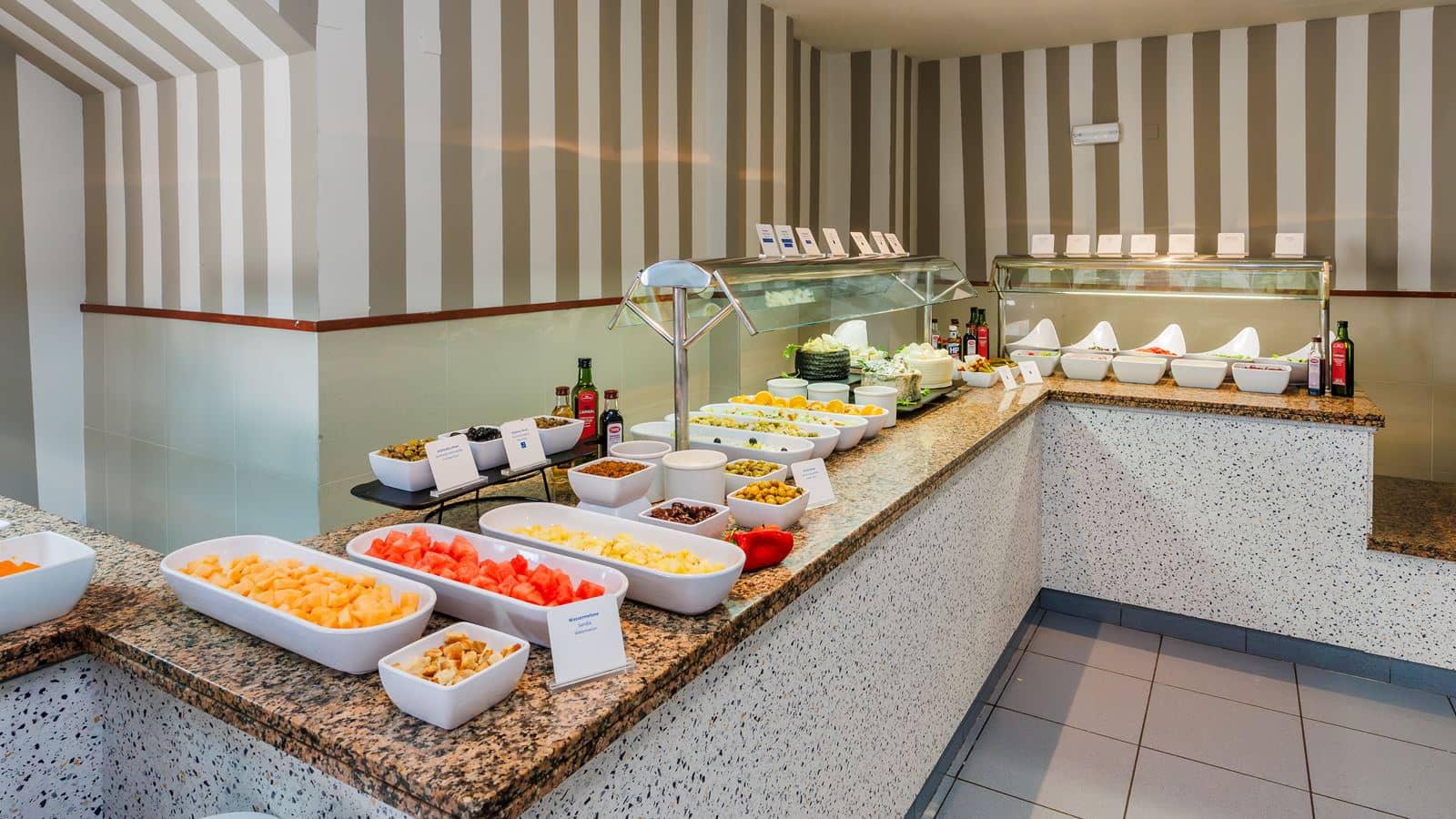 restaurants-breakfast-buffet