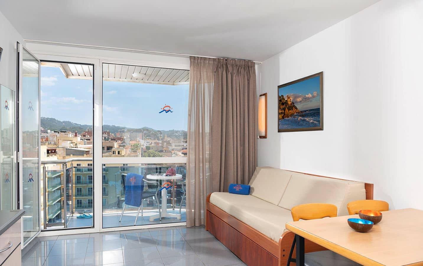 rooms-apartment-beach-avenue