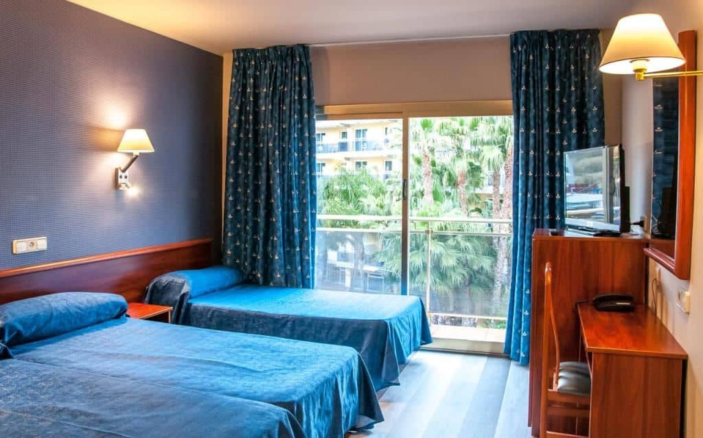 rooms-standard-room