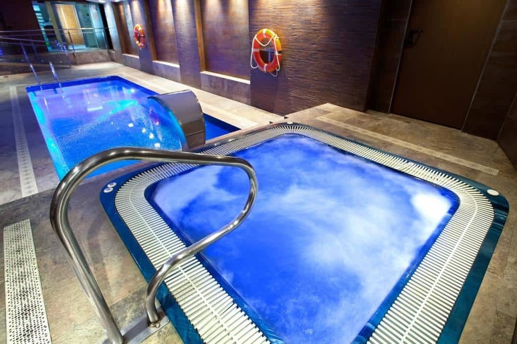 pools-indoor-pool