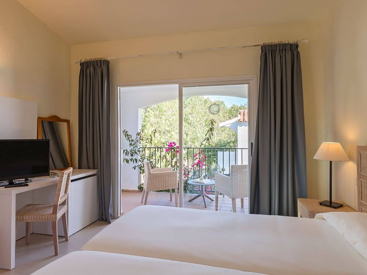 rooms-standard-room