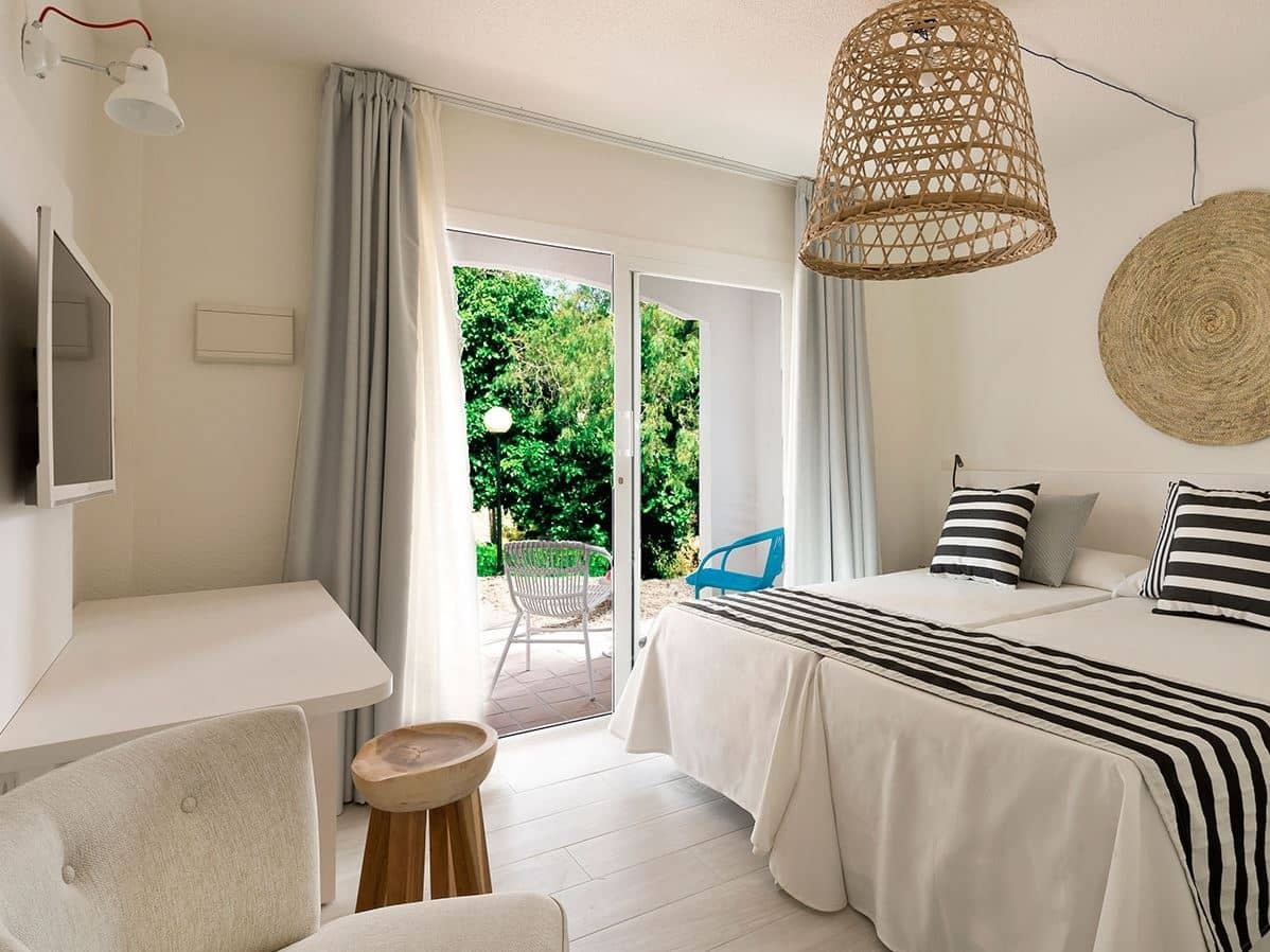 rooms-standard-room