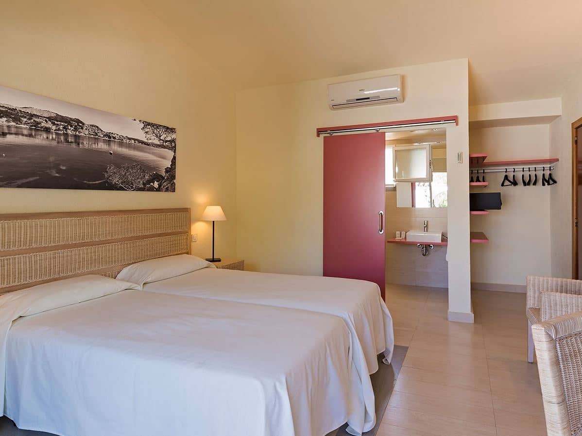 rooms-standard-room