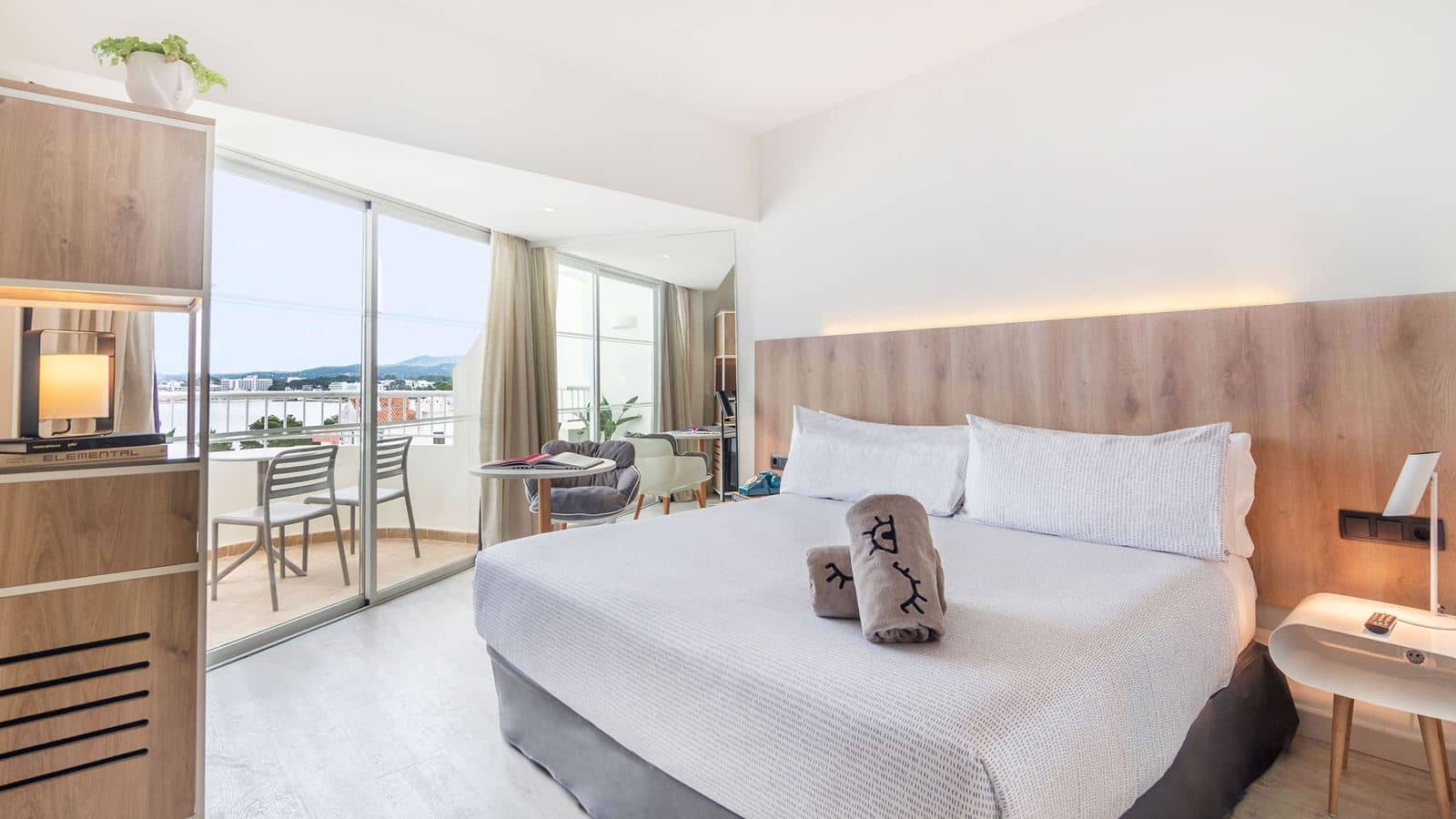 rooms-innside-room--lateral-sea-view