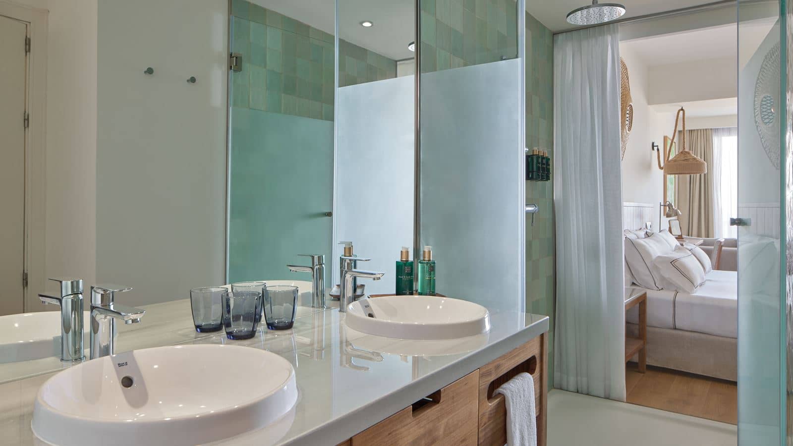 rooms-junior-suite-frontal-sea-view