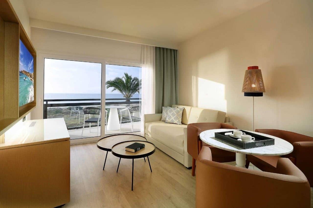 rooms-jg--junior-suite-garden-view