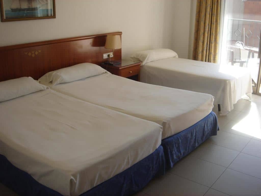 rooms-room-standard-triple