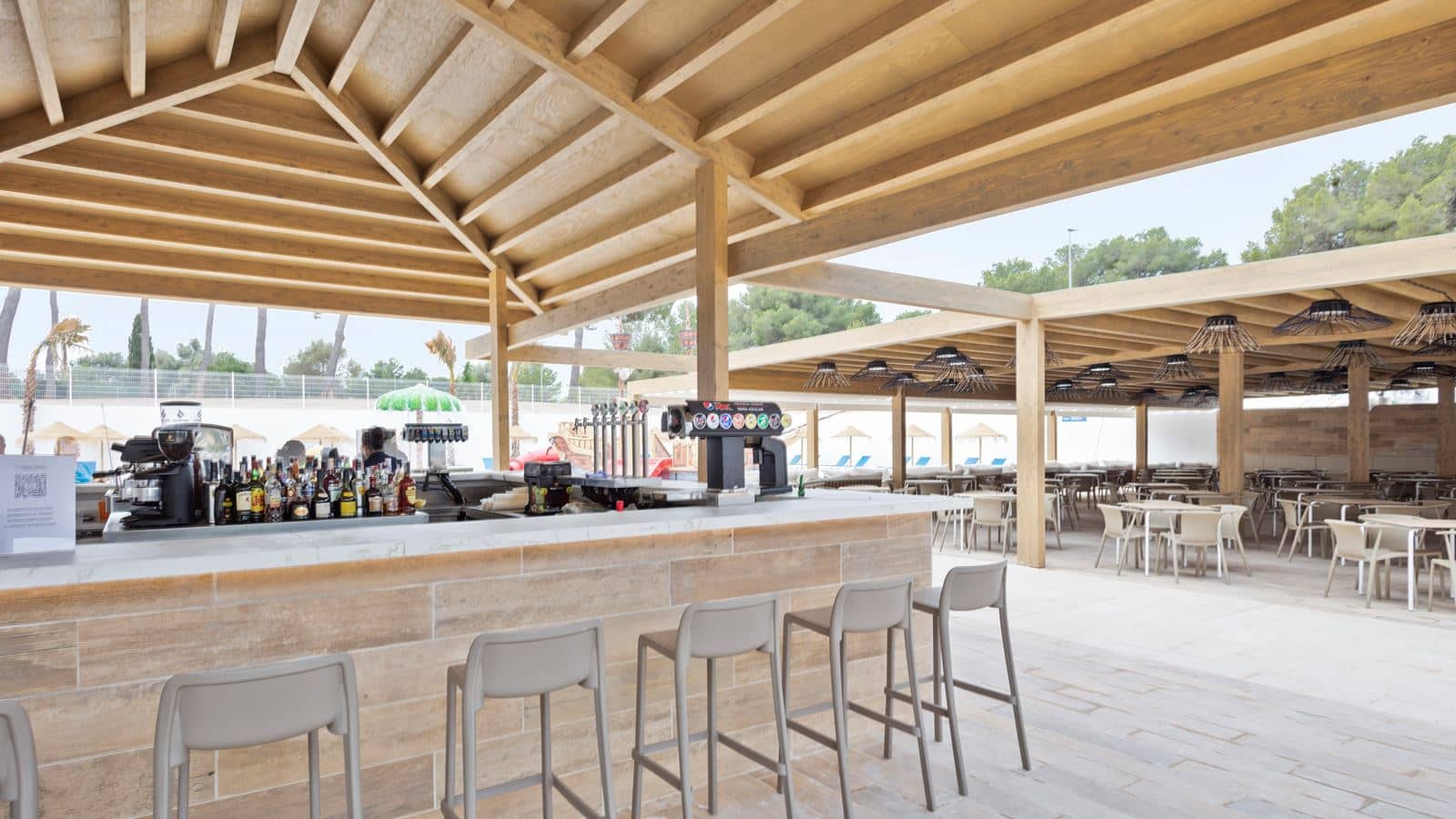 bars-bar-piscina