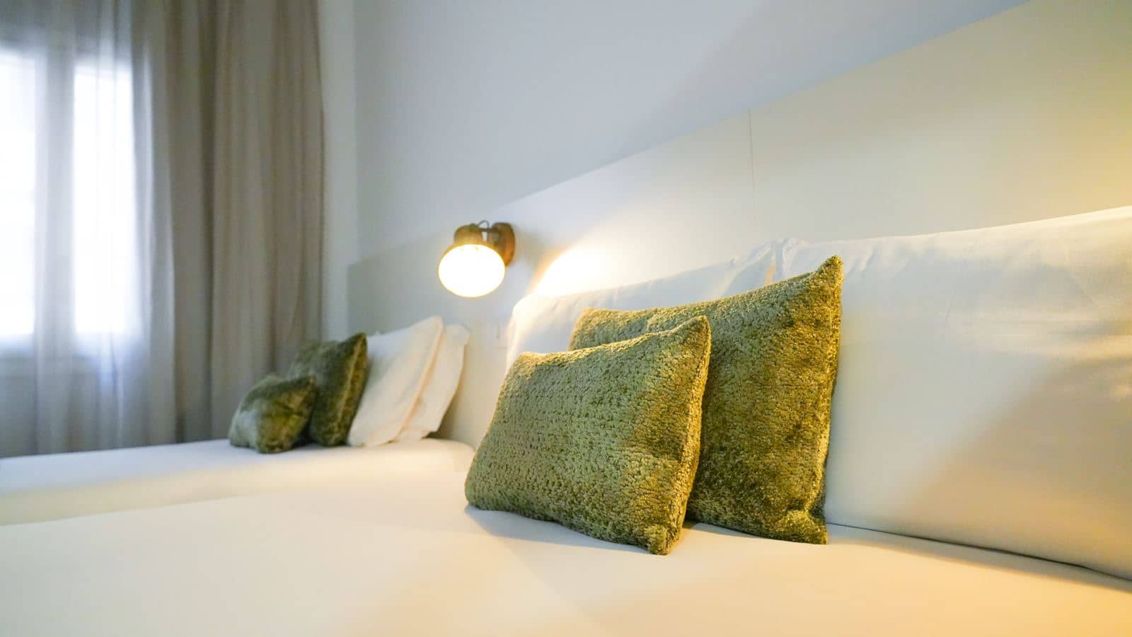 rooms-room-twin