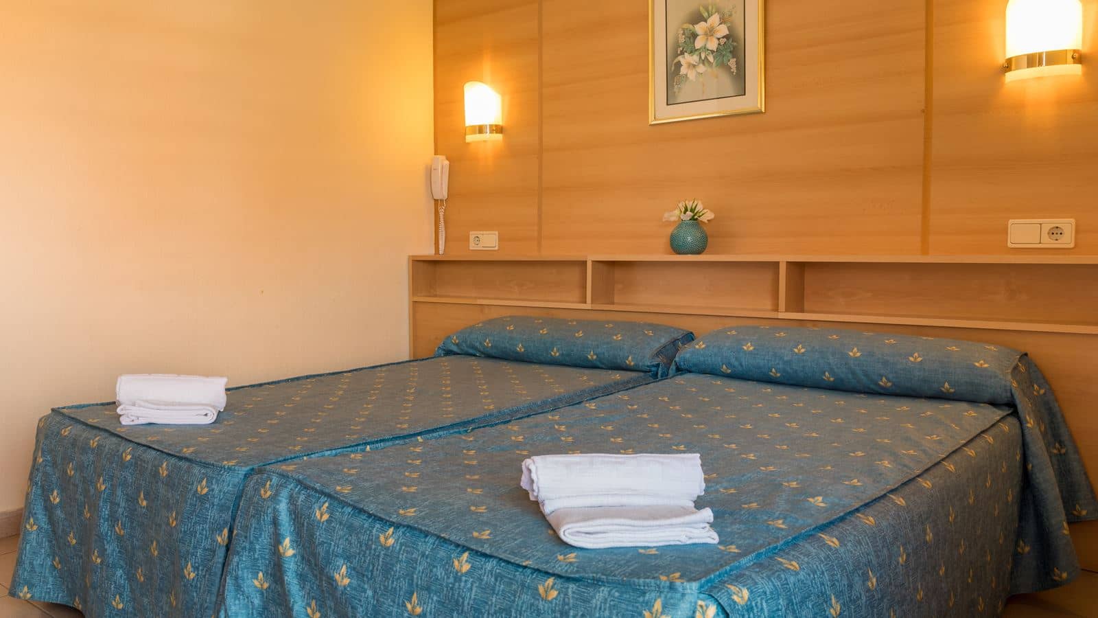 rooms-double-standard-room-balcony-or-terrace