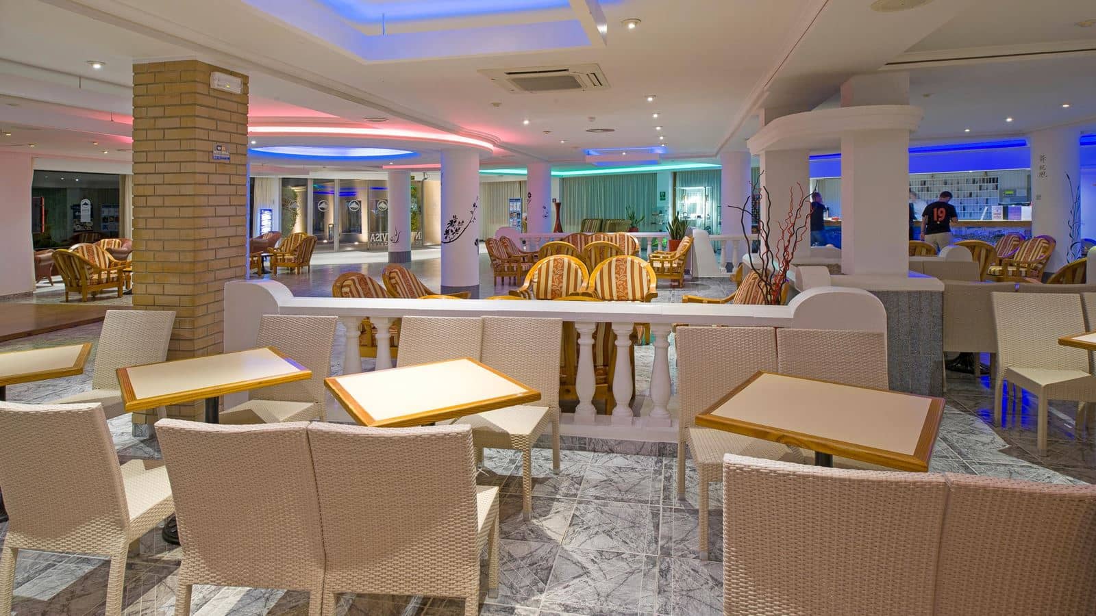restaurants-restaurants