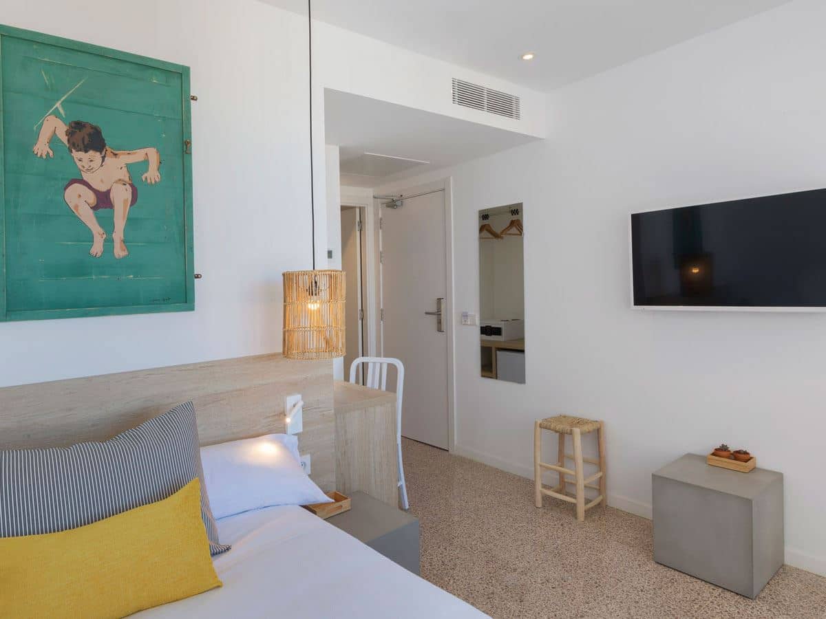 rooms-room-double-balcony-or-terrace