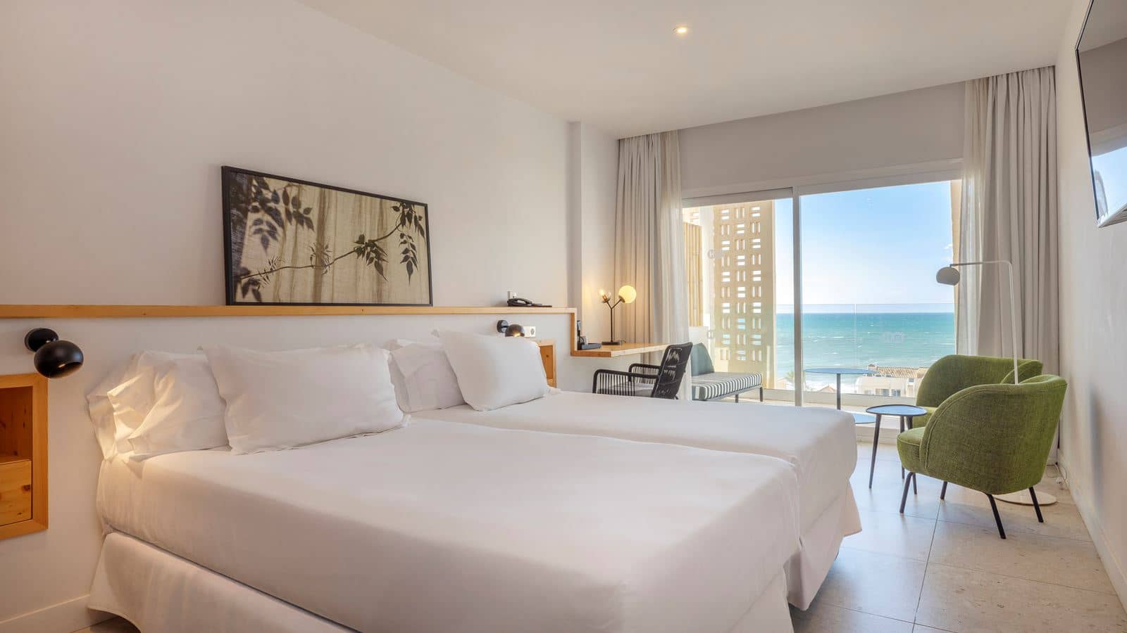 rooms-room-double-partial-sea-view-balcony