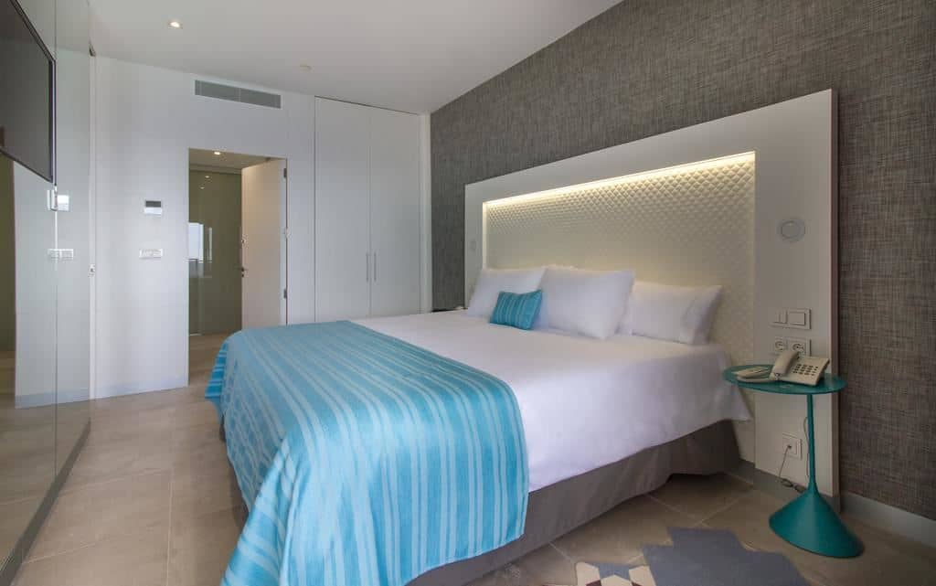 rooms-dv--twin-sea-view