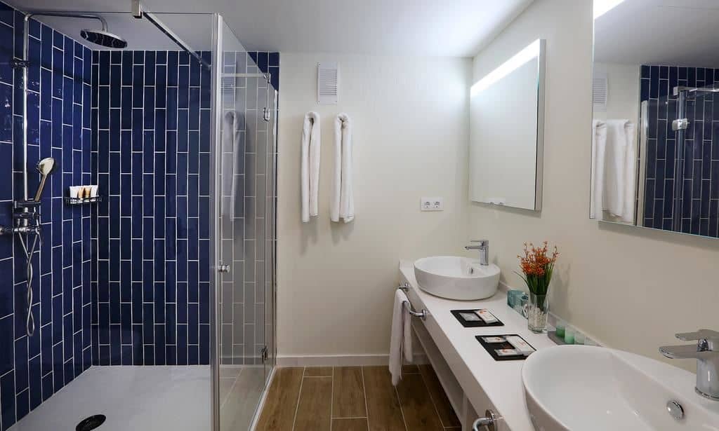rooms-sea-view-room