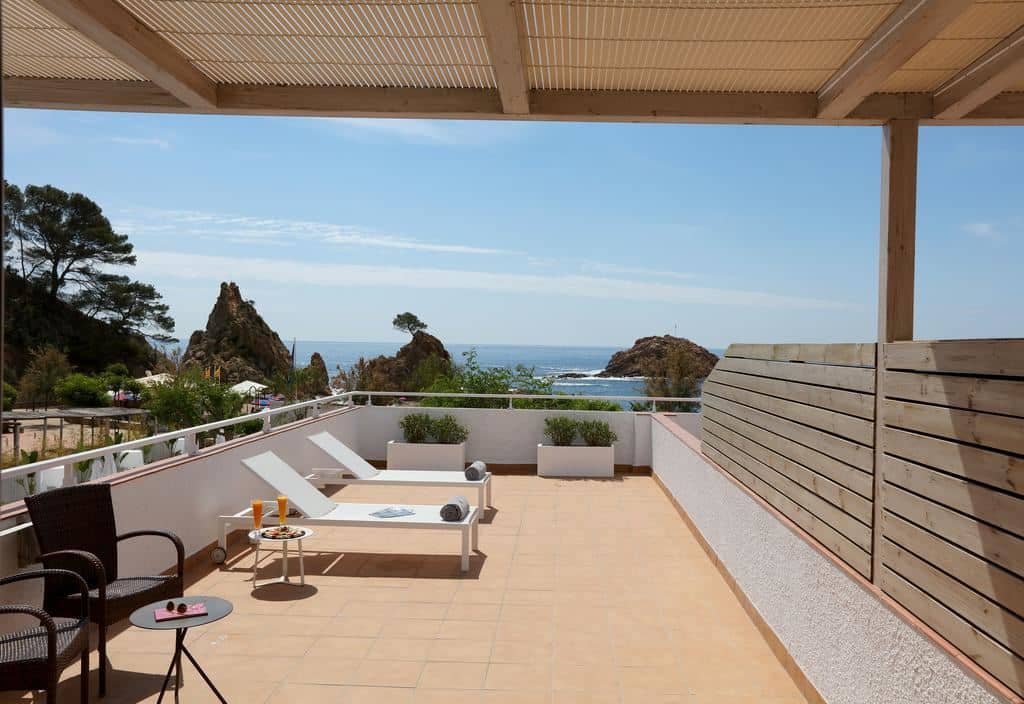 rooms-sea-view-room