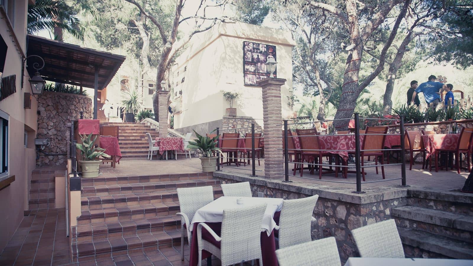 restaurants-restaurants