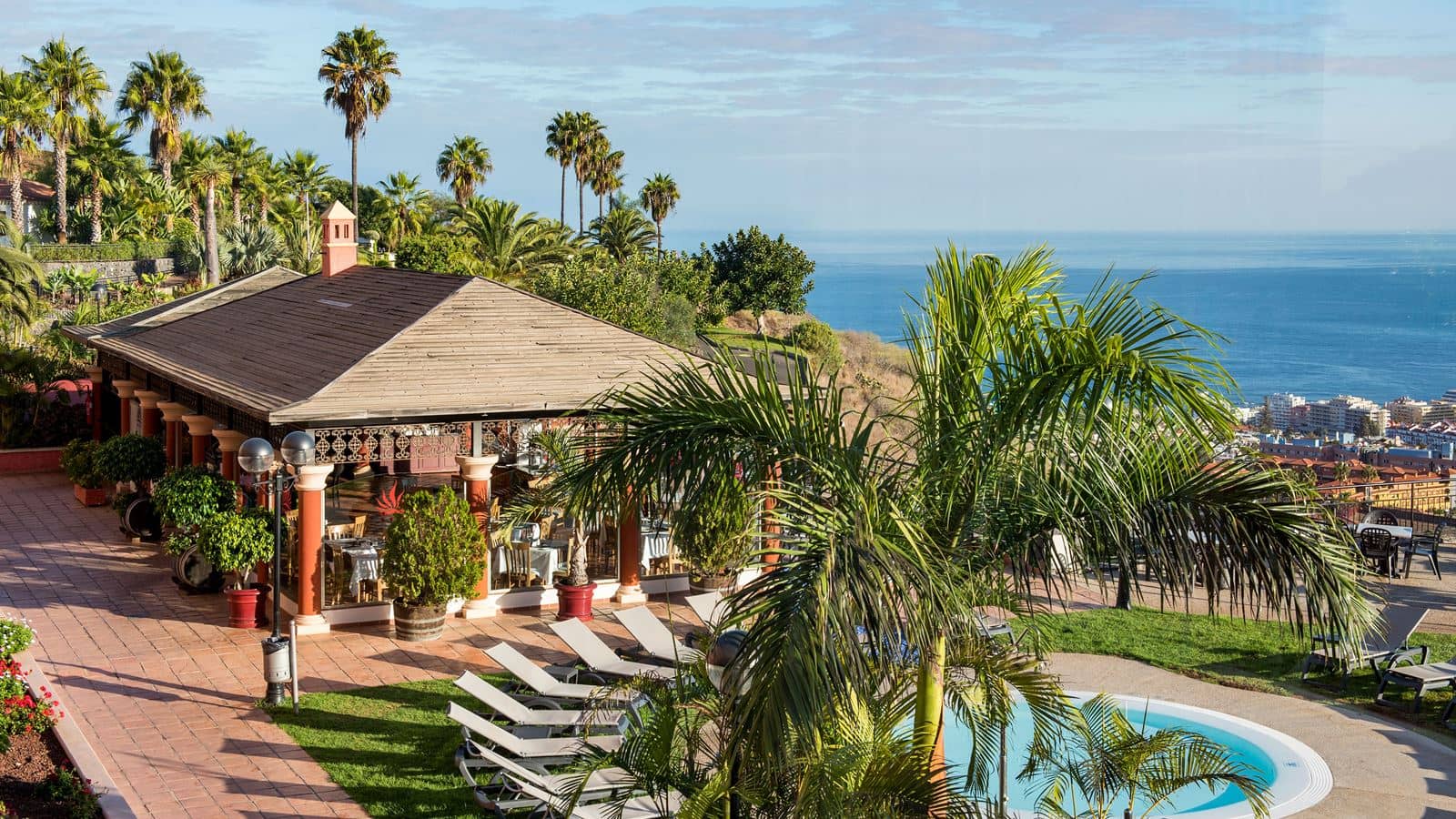 restaurants-pool-bar-mirador