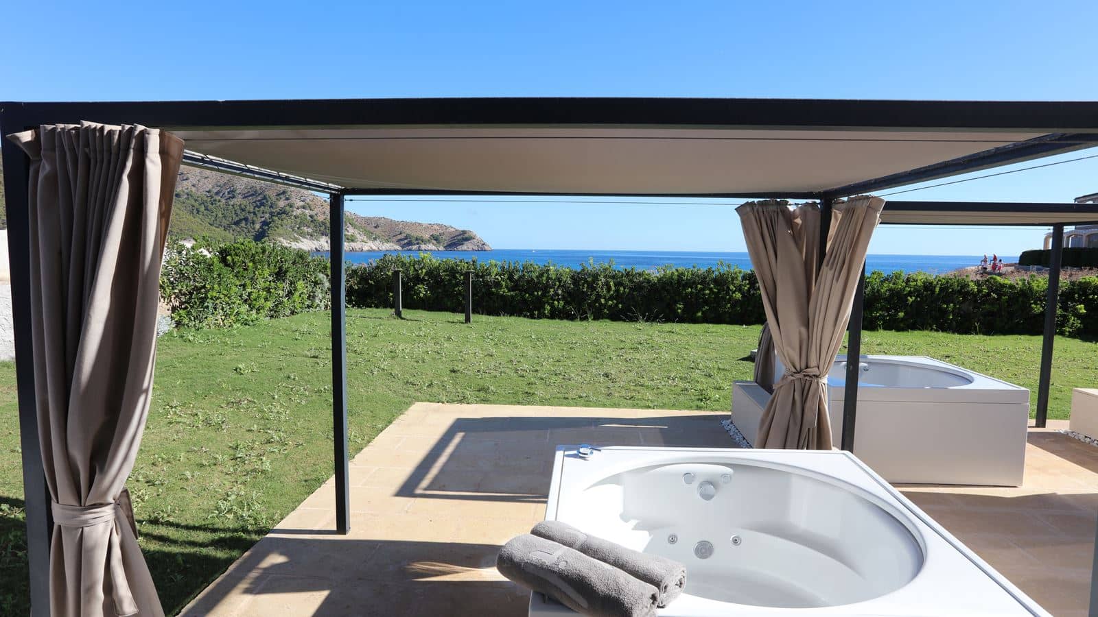 rooms-double-room-with-jacuzzi-with-balcony-or-terrace