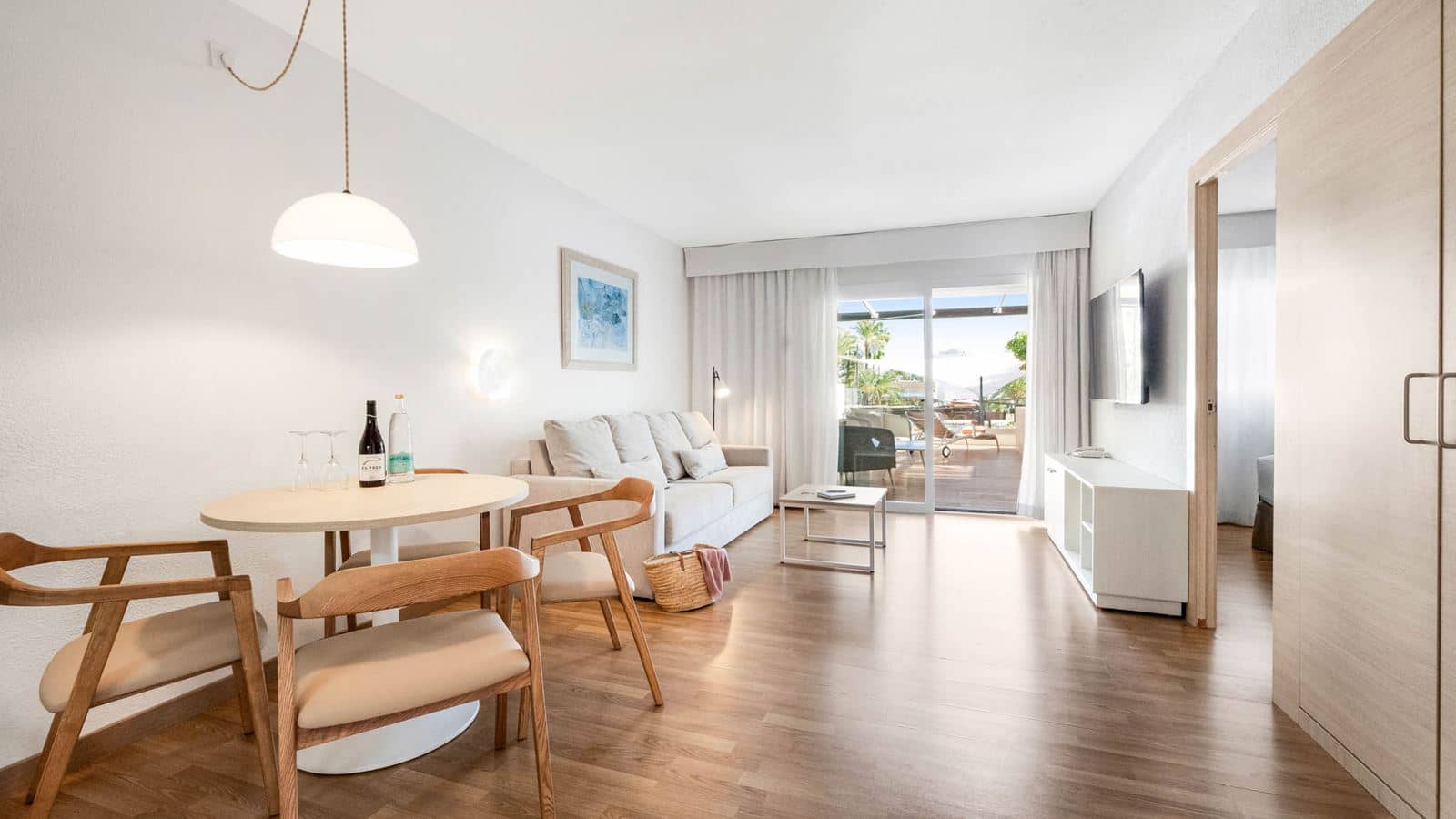 rooms-apt-1-bedroom-plunge-pool-selection-club-balcony-or-terrace