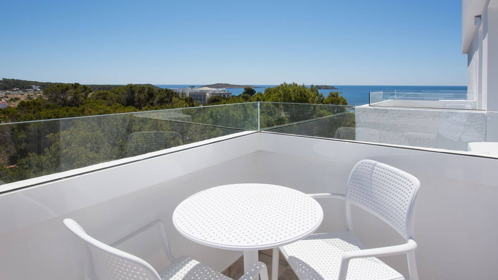 rooms-double-sea-view-priority-location