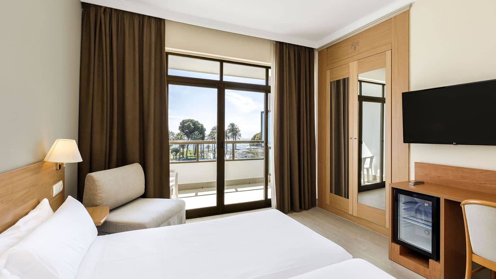 rooms-double-sea-view-with-balcony-or-terrace