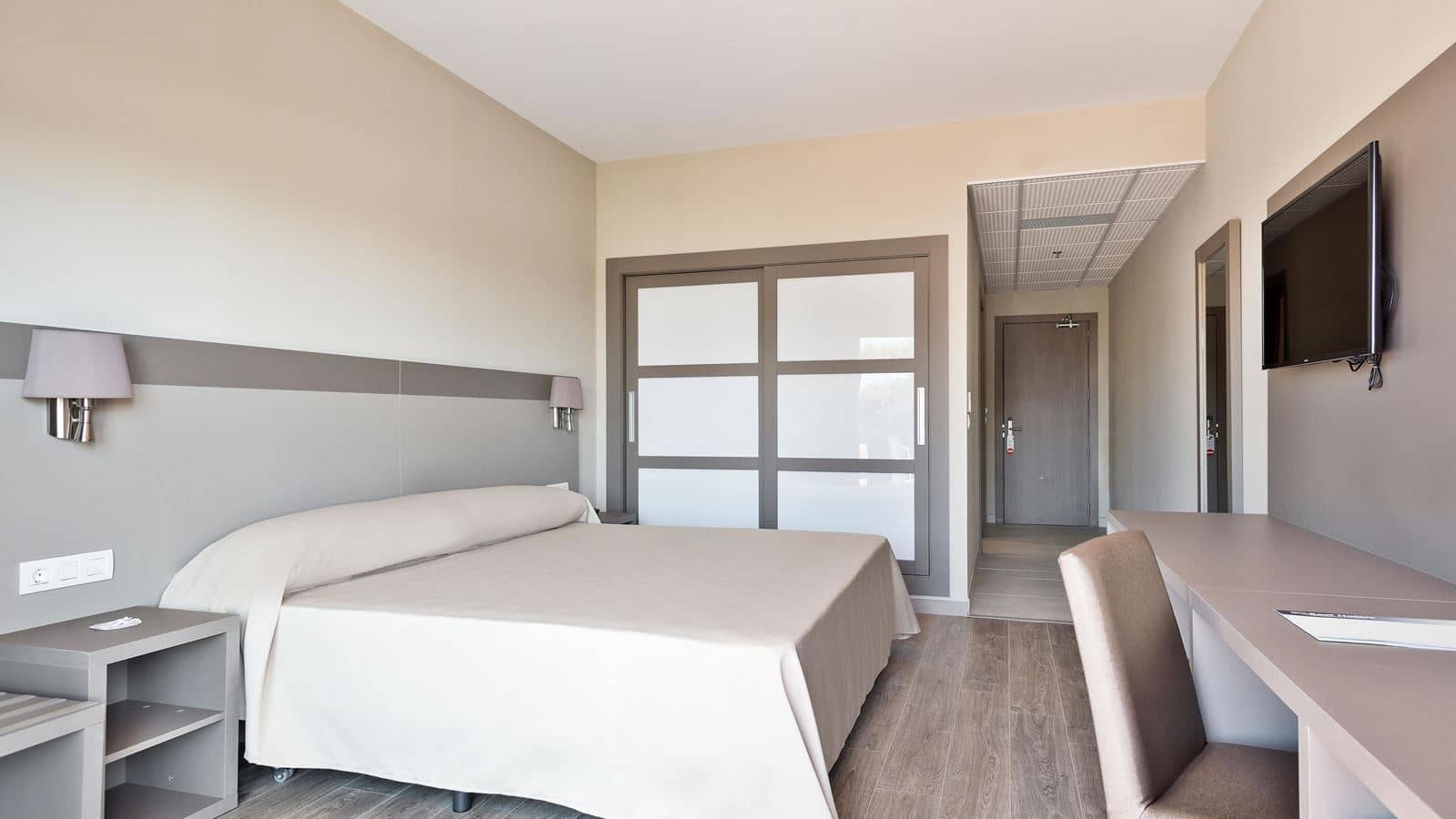 rooms-standard-room-balcony-or-terrace