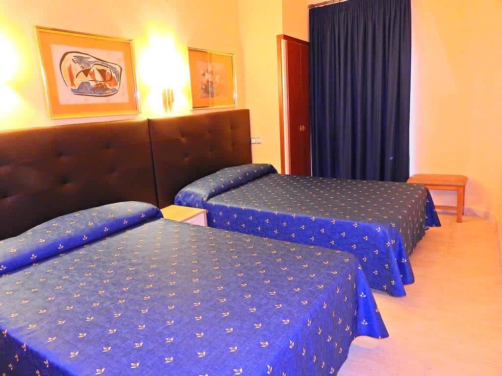 rooms-standard-room