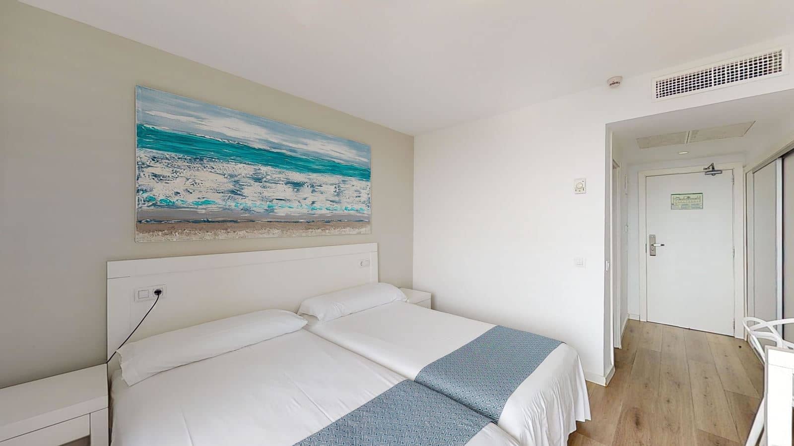 rooms-double-standard-room-lateralseaview-balcony-or-terrace