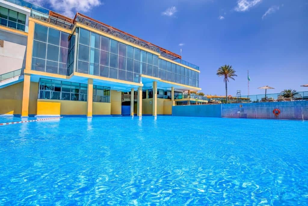 pools-outdoor-pool