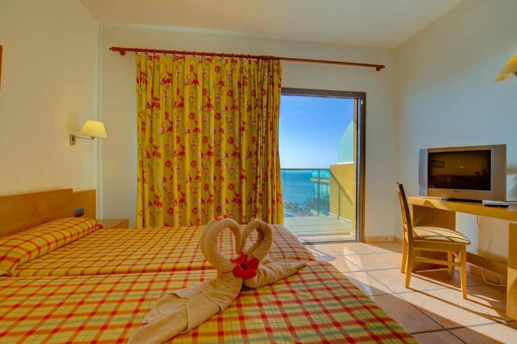 rooms-twin-sea-view-single-use-balcony-or-terrace