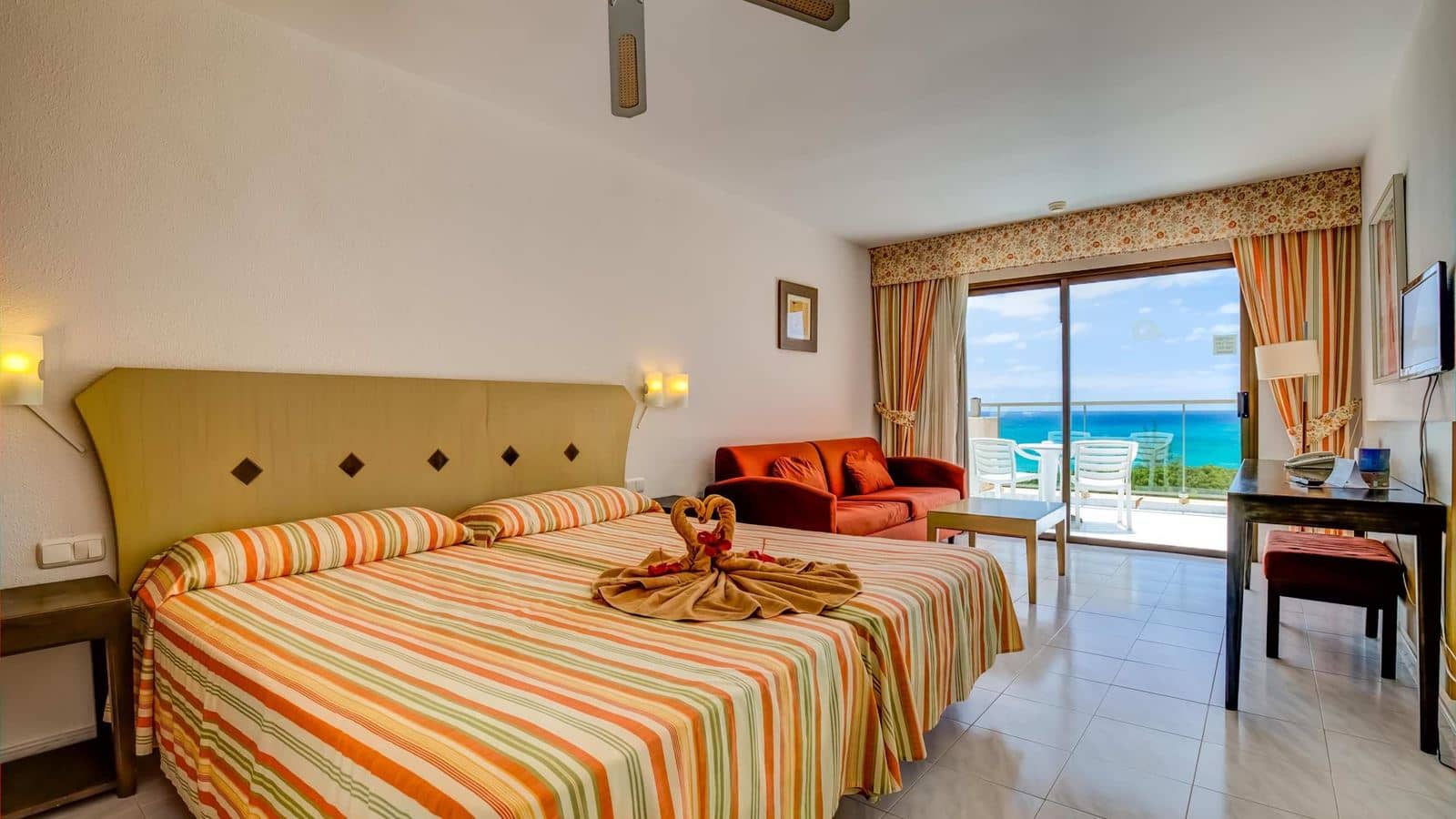 rooms-twin-room-ocean-front-balcony-or-terrace