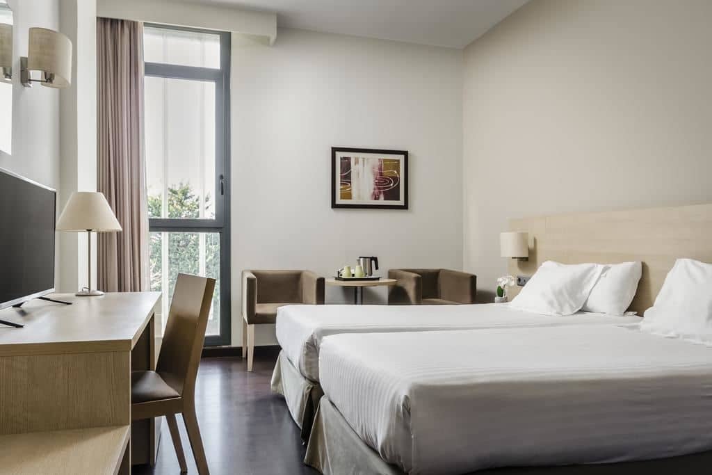 rooms-twin-room