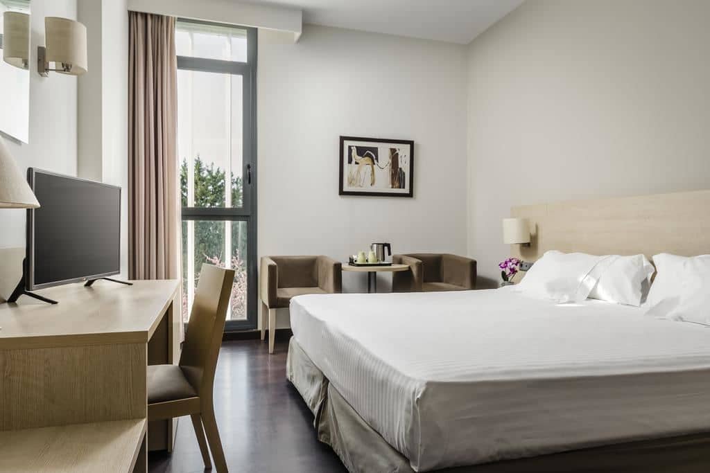 rooms-twin-room