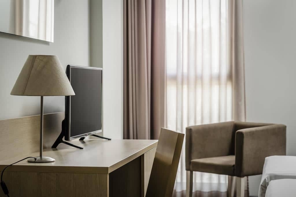 rooms-twin-room