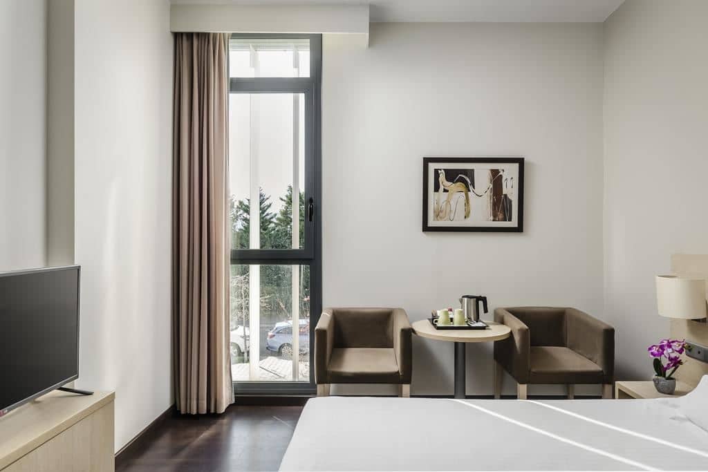 rooms-twin-room
