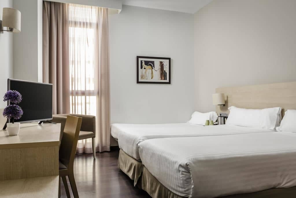 rooms-triple-room