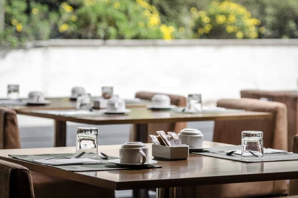 restaurants-restaurant