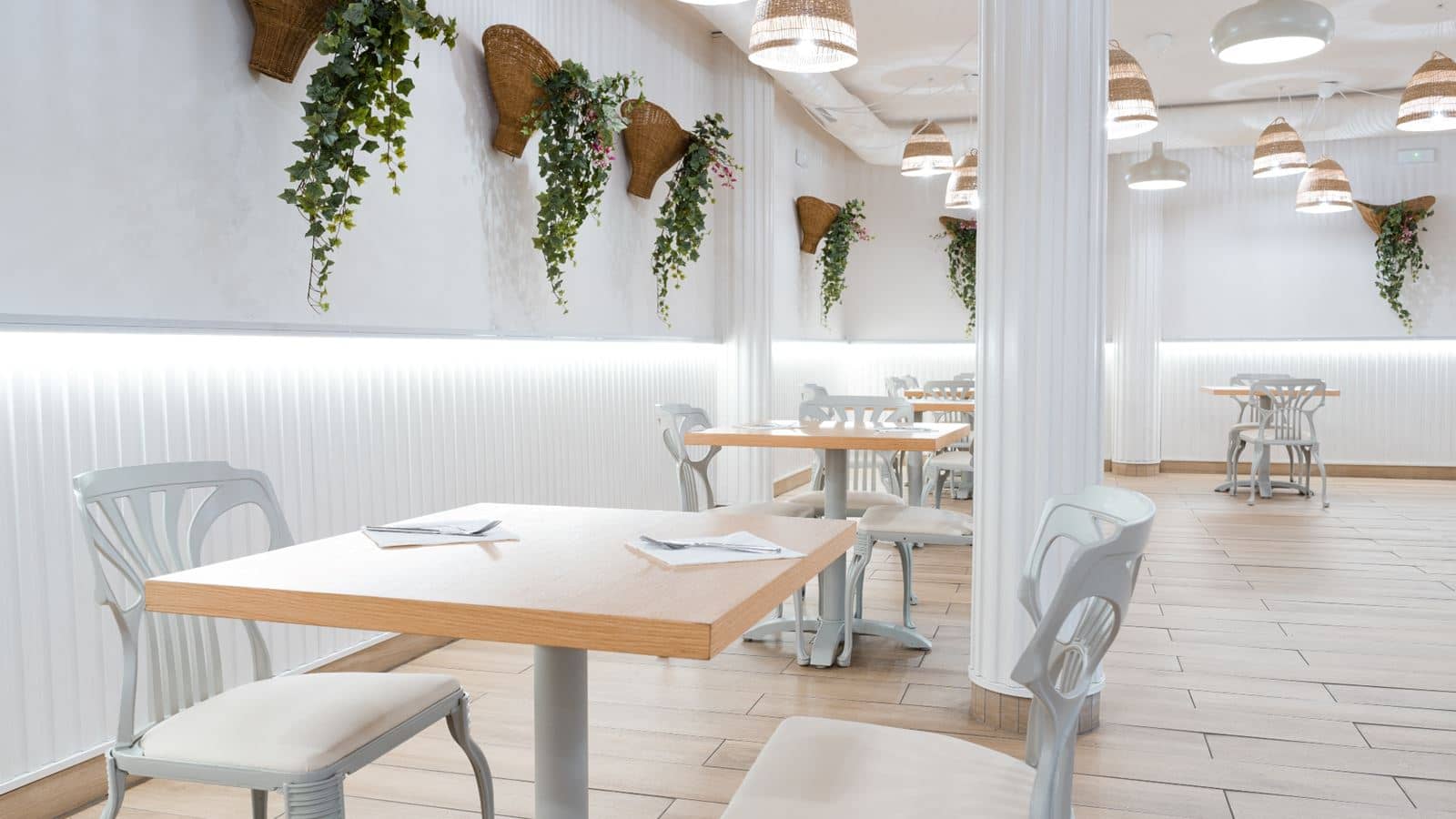 restaurants-restaurant