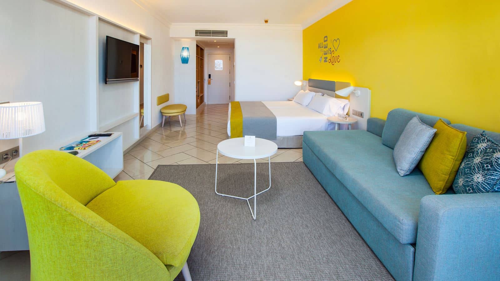 rooms-dstv-double-standard-garden-and-pool-view