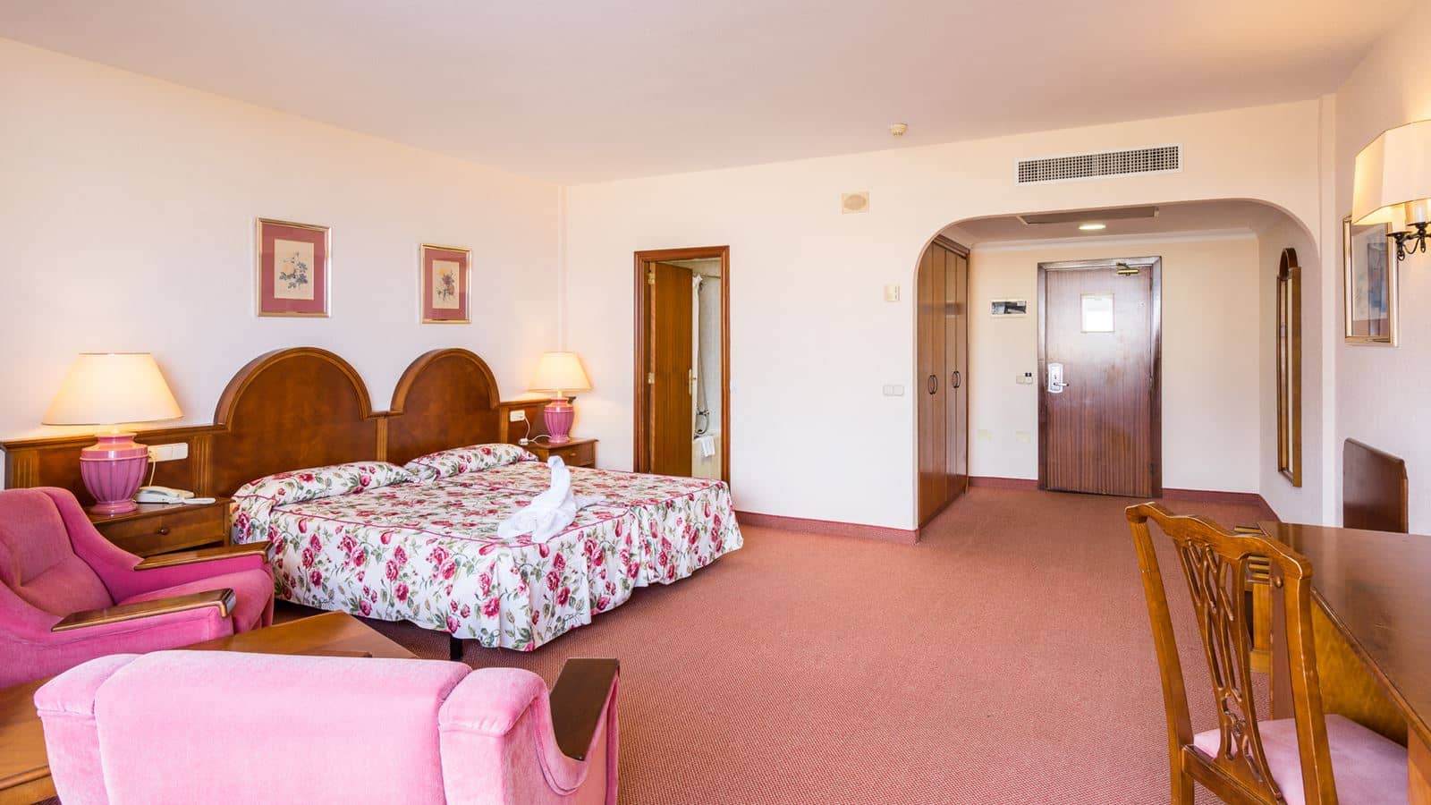 rooms-superior-room-balcony-or-terrace