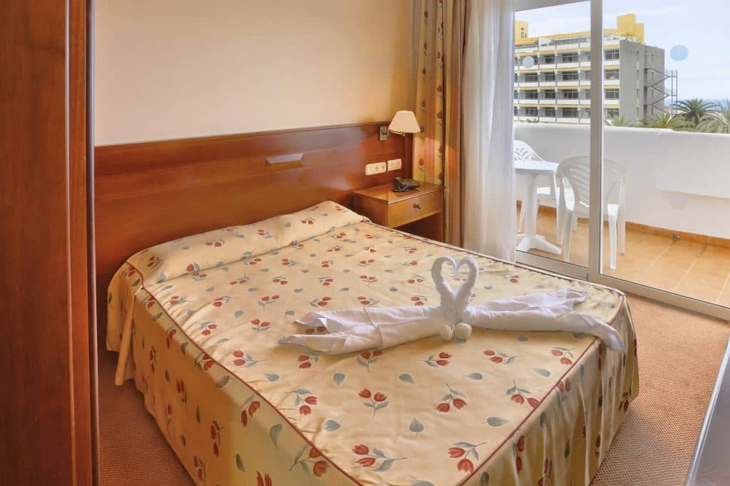 rooms-single-room-balcony-or-terrace