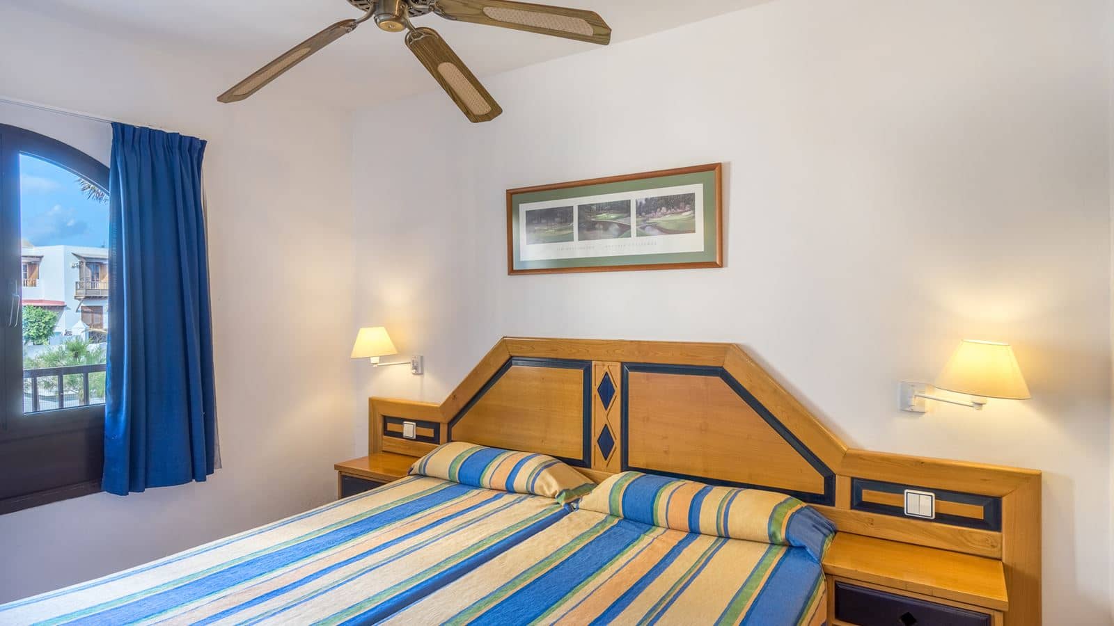rooms-apartment-2-bedrooms-balcony-or-terrace