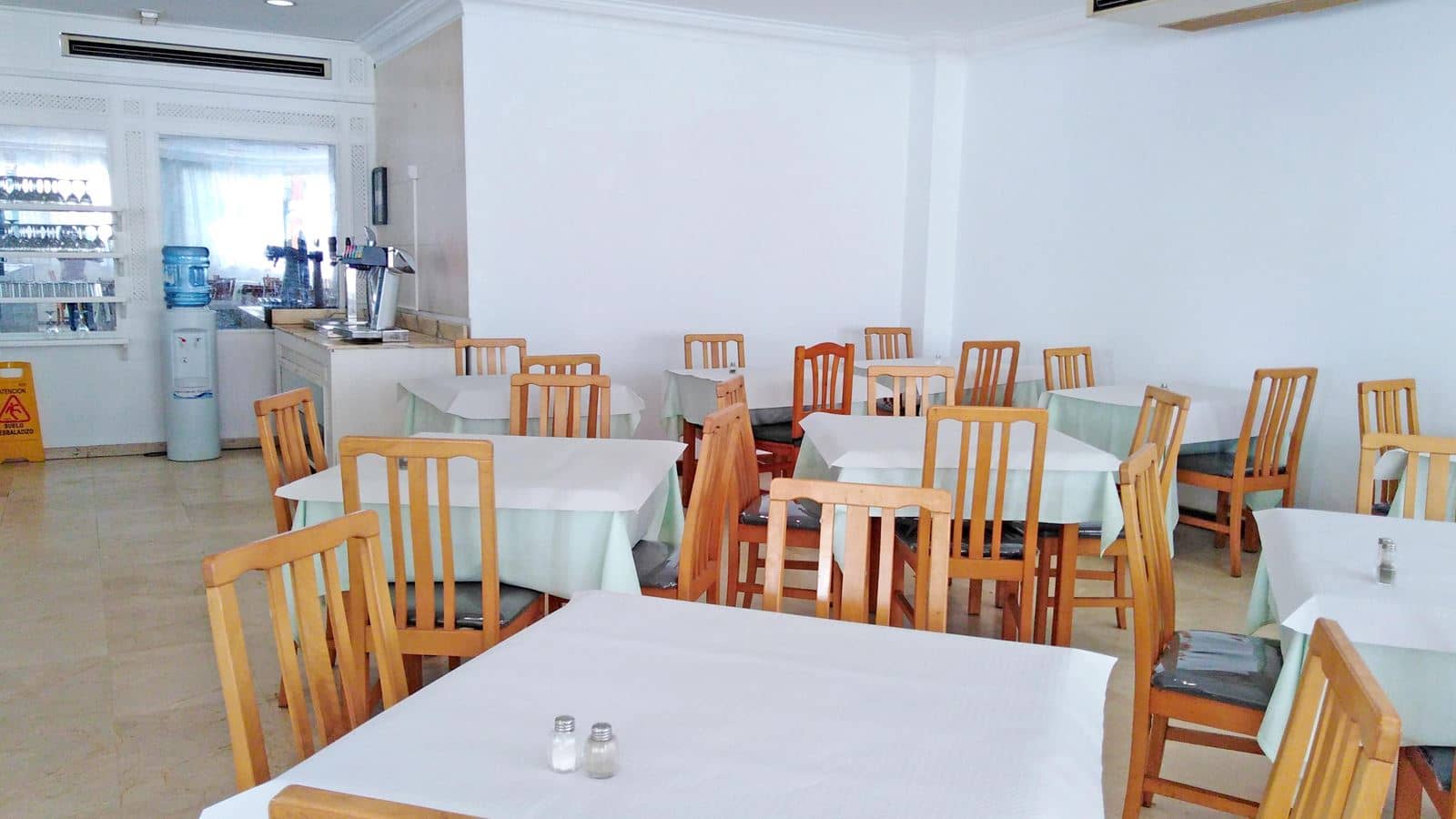 restaurants-restaurant
