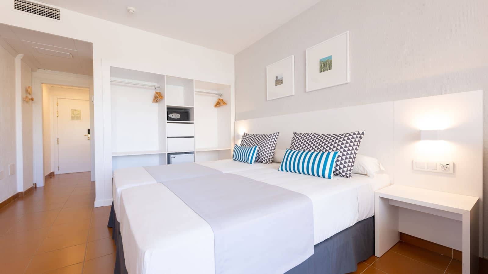 rooms-superior-room