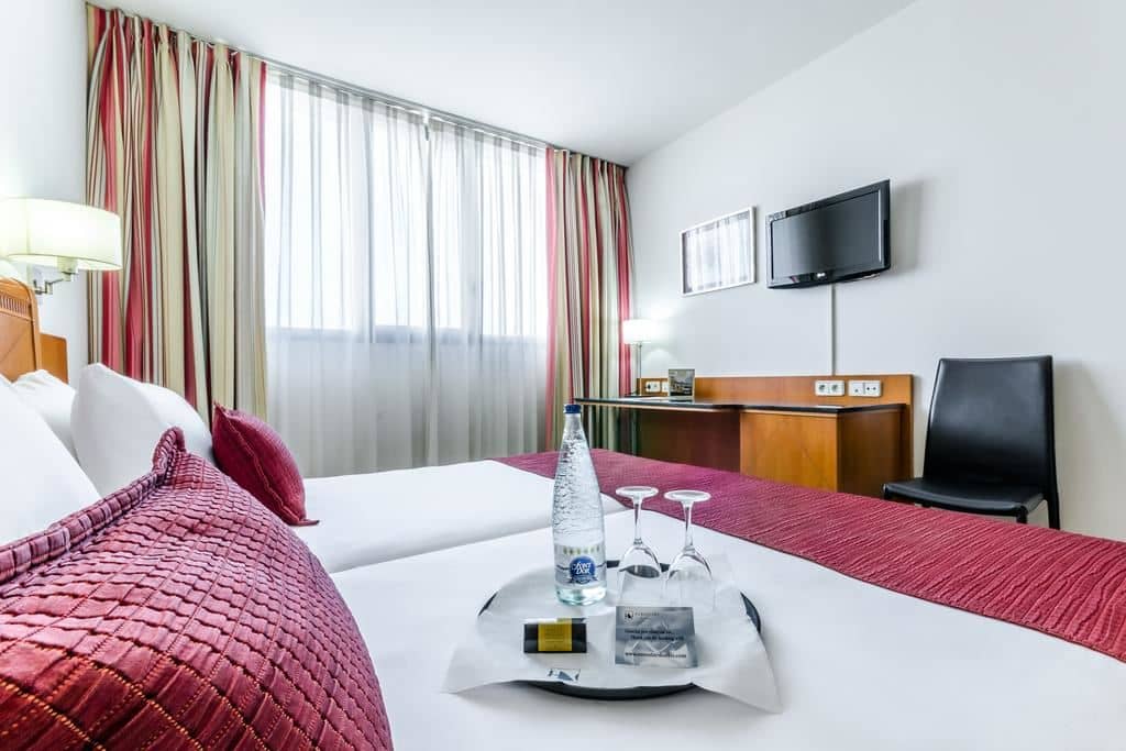 rooms-twin-room