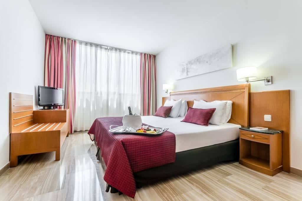 rooms-twin-room
