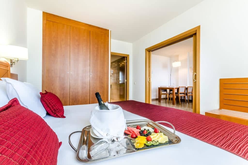 rooms-twin-room