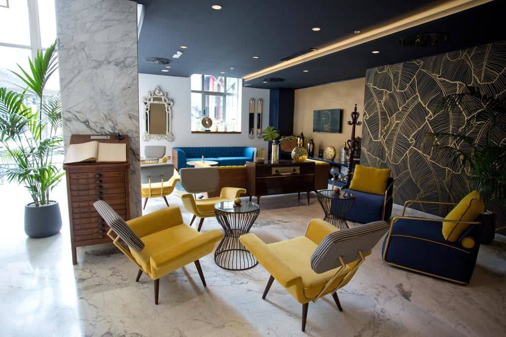 bars-the-vault--lobby-bar